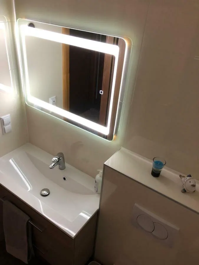 Apartment Harmony Vir Luxurioes Ausgestattete Ferienwohnung Mit 65M2