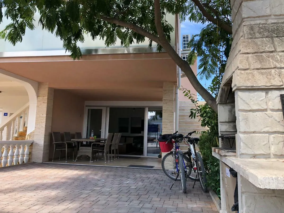 Apartment Harmony Vir Luxurioes Ausgestattete Ferienwohnung Mit 65M2
