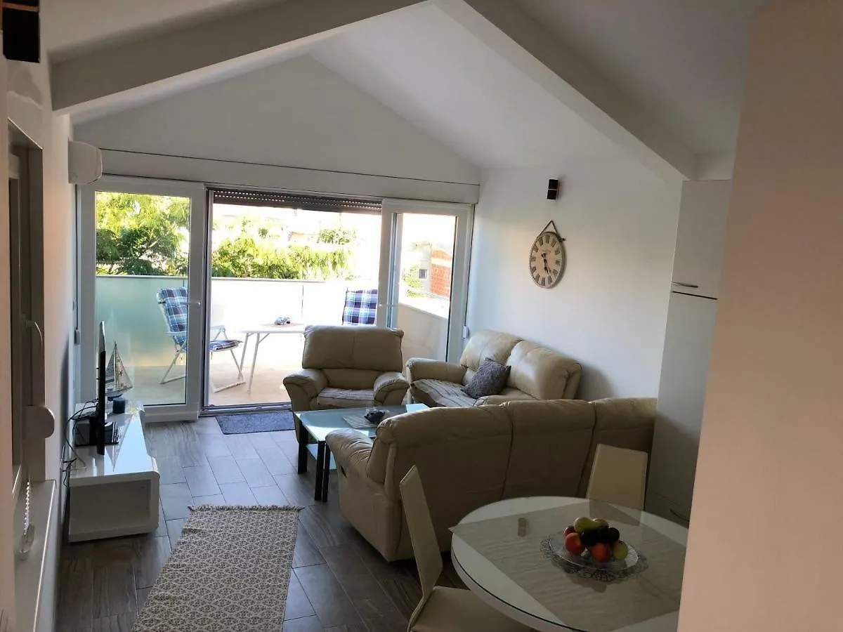 Harmony Vir Luxurioes Ausgestattete Ferienwohnung Mit 65M2 0*,  Croatia